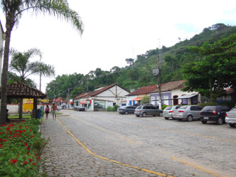 Rua das Flores, na Vila Histórica de Mambucaba, em Angra dos Reis Rua das Flores, na Vila Histórica de Mambucaba