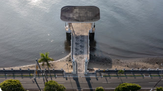 Ponte do Imperador, atracadouro construído para receber Dom Pedro II em 1860 Ponte do Imperador, na Praça Fausto Cardoso