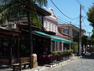Rua das Pedras, via de pedestres no centro de Búzios Rua das Pedras em Búzios