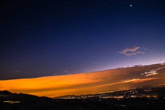 Maciço da Pedra Grande, cartão postal de Atibaia, na Serra do Itapetinga Maciço da Pedra Grande visto de Atibaia