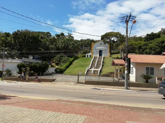 Capela de Santo Amaro, construção mais antiga de Balneário Camboriú, no bairro da Barra