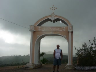 Cruzeiro de Roma, portal de entrada de Bananeiras no alto da serra Cruzeiro de Roma, no alto da serra próximo a Bananeiras, com vista do Brejo paraibano