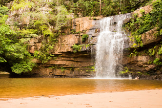 Cachoeira da Usina, na Serra Azul Cachoeira da Usina, no Parque Estadual da Serra Azul, perto de Barra do Garças