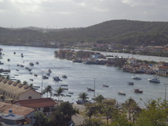 Lagosta grelhada, destaque da culinária cabo-friense Prato de lagosta grelhada em restaurante de Cabo Frio