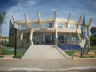Entrada da Prefeitura de Cristalina Prefeitura de Cristalina