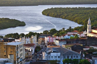 Centro Histórico de João Pessoa com casarões e praças arborizadas Centro Histórico de João Pessoa com casarões coloniais