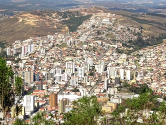 Poços de Caldas e a serra Serra de Poços de Caldas