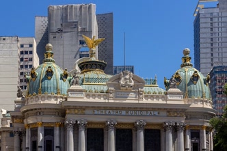 Theatro Municipal, marco da Belle Époque carioca Fachada do Theatro Municipal do Rio de Janeiro