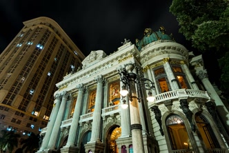 Teatro Municipal do Rio de Janeiro, referência cultural da cidade Teatro Municipal do Rio de Janeiro à noite