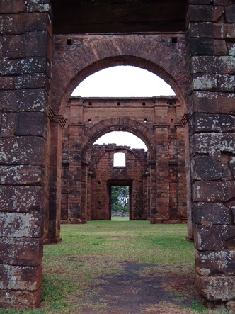 Detalhe da arquitetura da Missão de São Miguel Arcanjo Detalhe da arquitetura da Missão de São Miguel