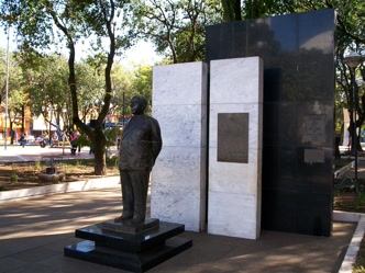 Monumento a Getúlio Vargas, homenagem na cidade natal Monumento a Getúlio Vargas, São Borja