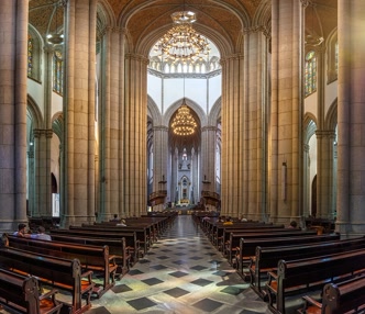 Catedral Metropolitana, uma das maiores igrejas neogóticas do mundo Catedral Metropolitana de São Paulo na Praça da Sé