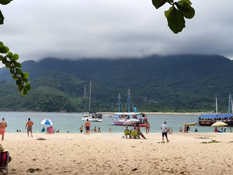 Praia de Ubatuba, perto da Ilha das Couves Praia em Ubatuba
