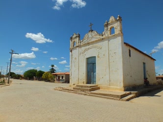 Barra do Rio São Francisco em Xique-Xique, com árbe riberinha e paisagem sertaneja
